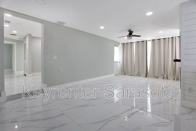 Building Photo - 130 Virginia Ct