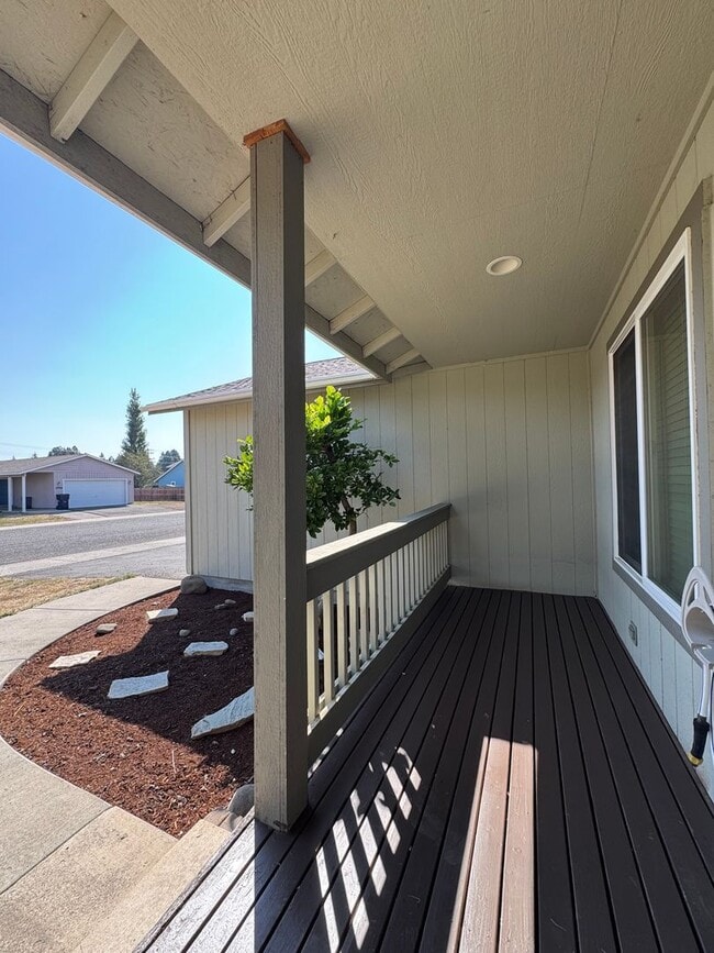 Primary Photo - Modern 3BR/2BA Rental with Large Kitchen &...