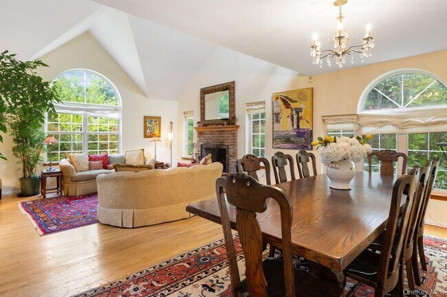 Building Photo - 6 Wolf Way