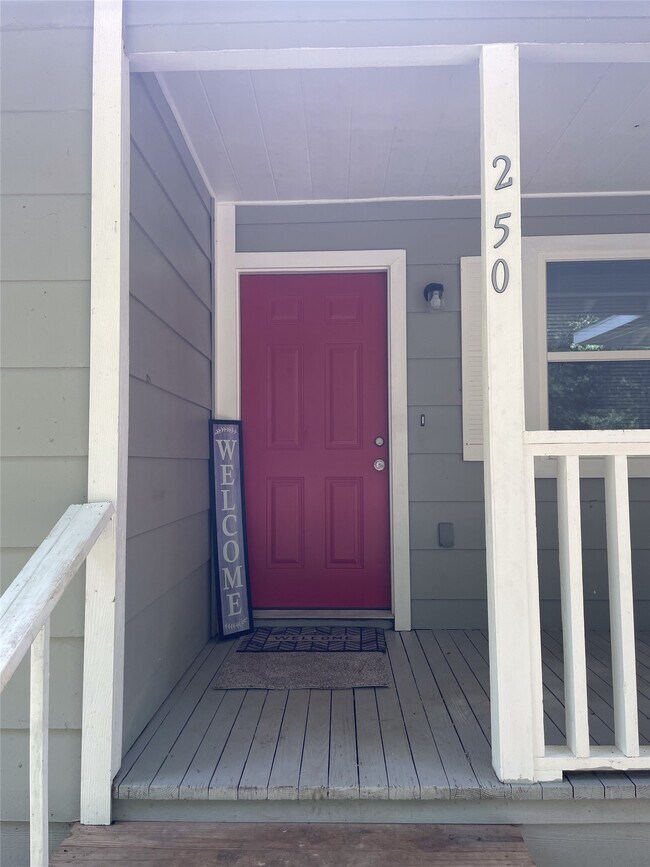 Building Photo - 250 McBride Trl