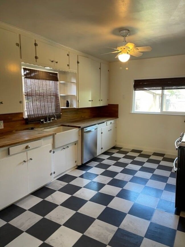 Building Photo - One of a kind Garden Tract home- Detached Garage