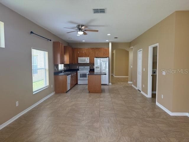 Building Photo - 14728 Sapodilla Dr