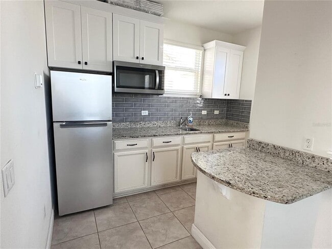 Building Photo - 8347 Lookout Pointe Dr