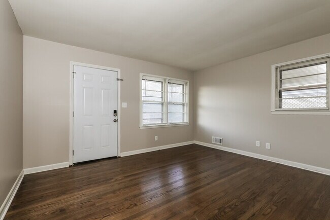 Building Photo - 1650 Bagpipe Pl