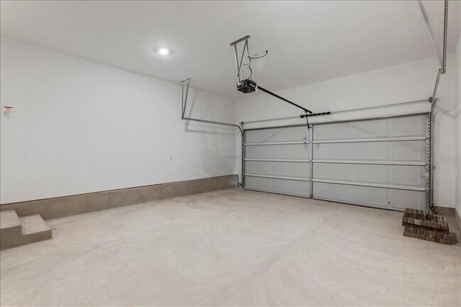 Building Photo - 133 Grn Knl Ln