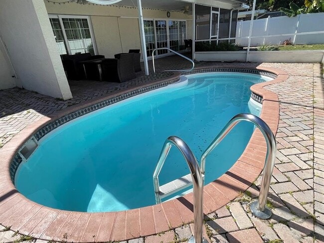 Building Photo - 3268 Buckhorn Dr