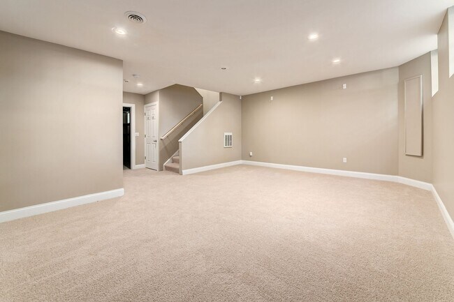 Non-conforming bedroom / basement - 1087 Michigan Ave