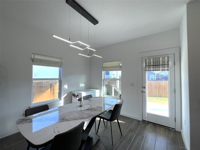 Building Photo - 15502 Pewter Luster Cv