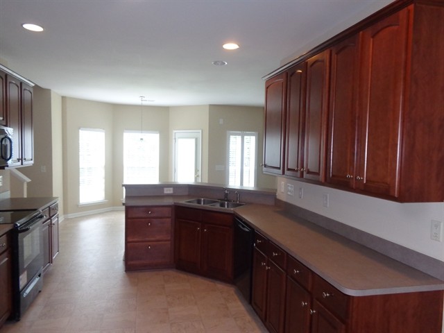 Building Photo - 2545 Thomasson Place Cir