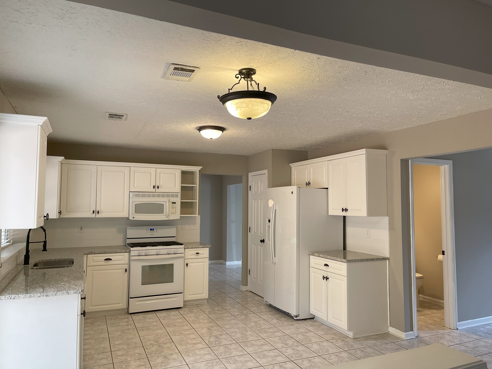 Building Photo - 3790 Oak Park Dr