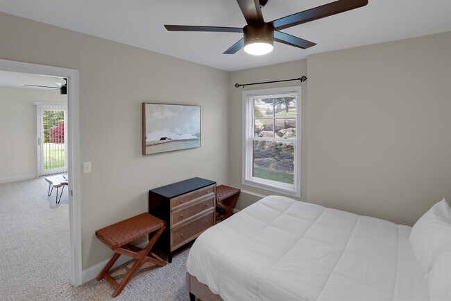 Building Photo - 13 Greenscapes Ln
