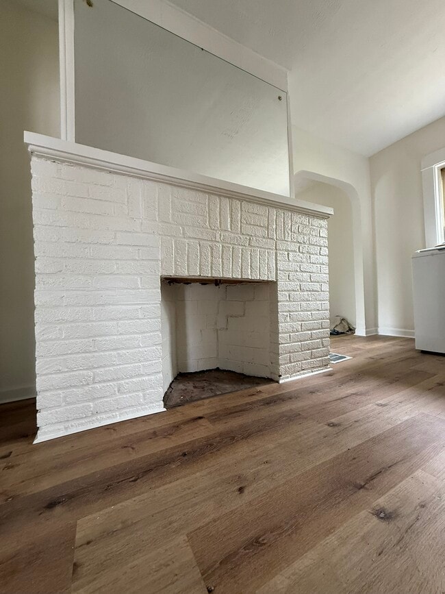 Building Photo - 3461 W 129th St