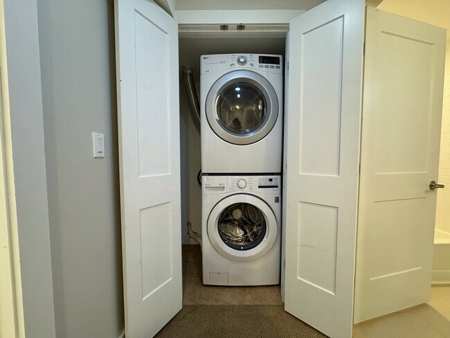 Building Photo - 30 Harrington St