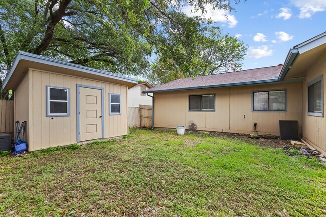 Building Photo - 4907 Dare Ln