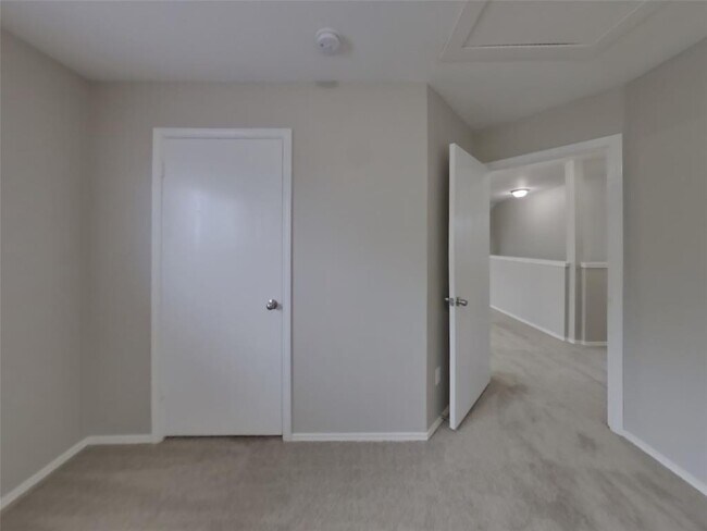 Building Photo - 312 Nogales Ln