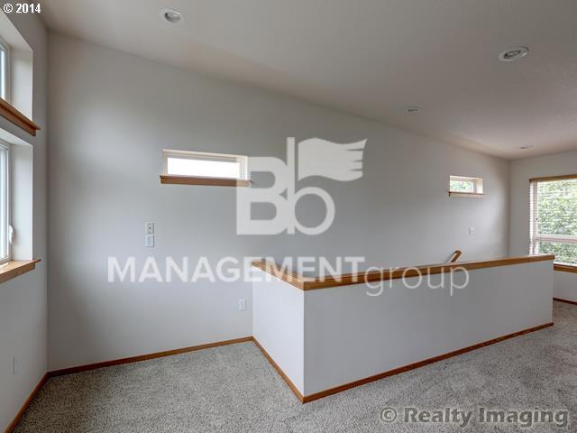 Building Photo - Multnomah Village Contemporary Home with Valley Views