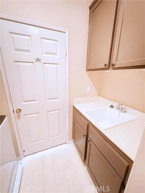 Building Photo - 5 Halcyon Ln