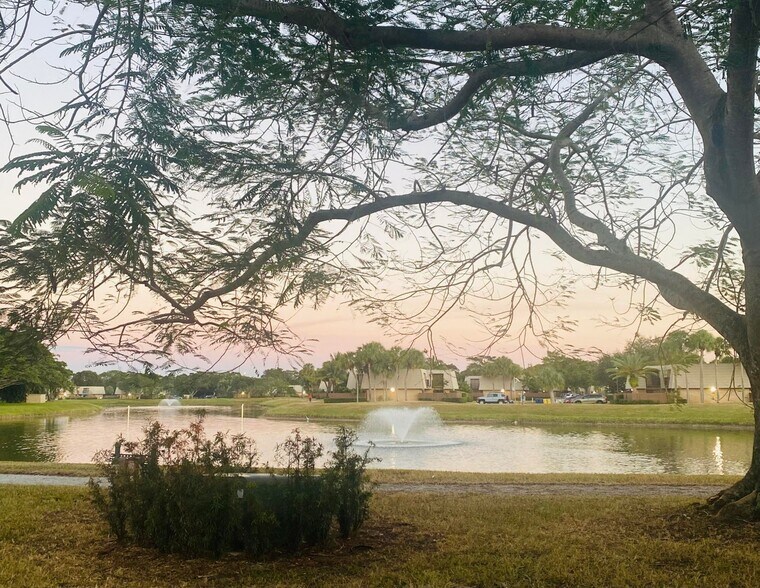 Primary Photo - 5808 58th Way