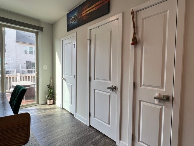 Building Photo - 214 S Newkirk St