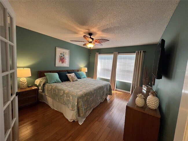 Building Photo - 6100 Bahia Del Mar Cir