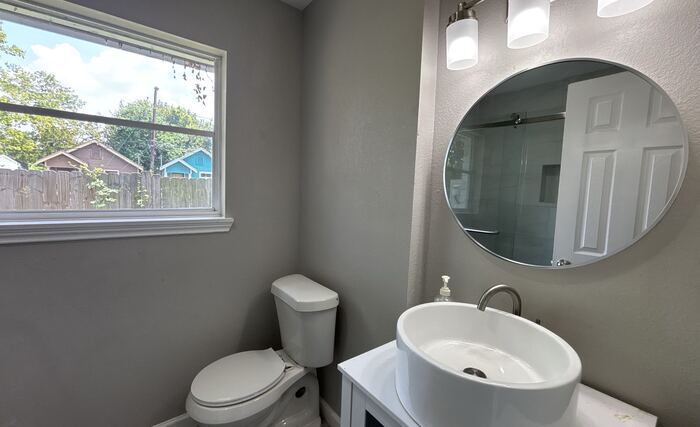 Building Photo - 3028 Francis St