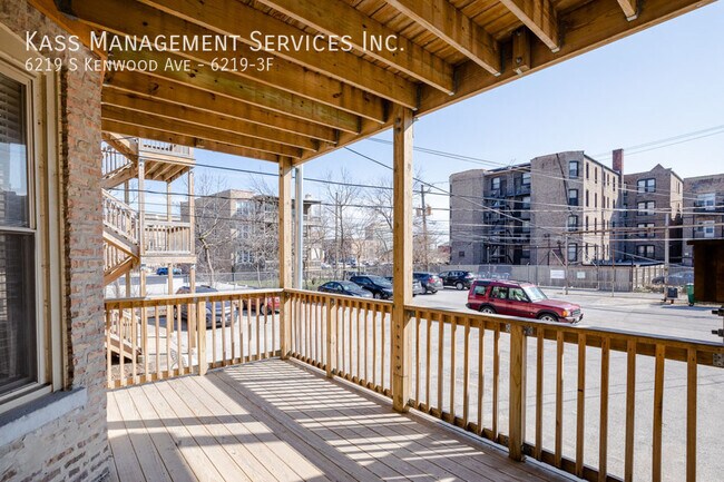 Building Photo - 6219 S Kenwood Ave