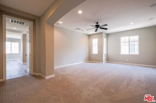 Building Photo - 22430 Leisure Dr
