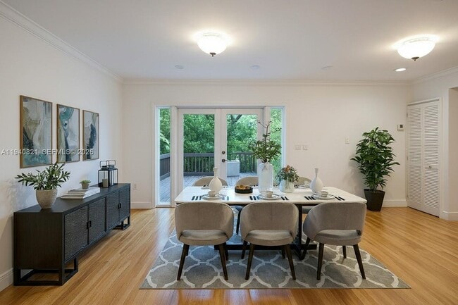 Building Photo - 648 Sevilla Ave