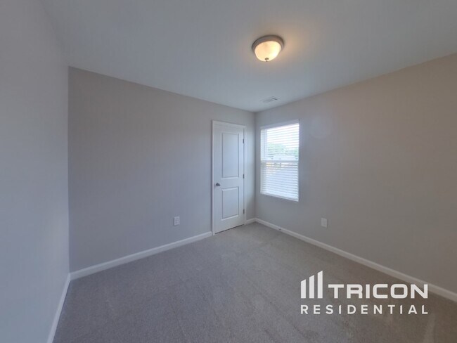 Building Photo - 531 Bella Casa Run