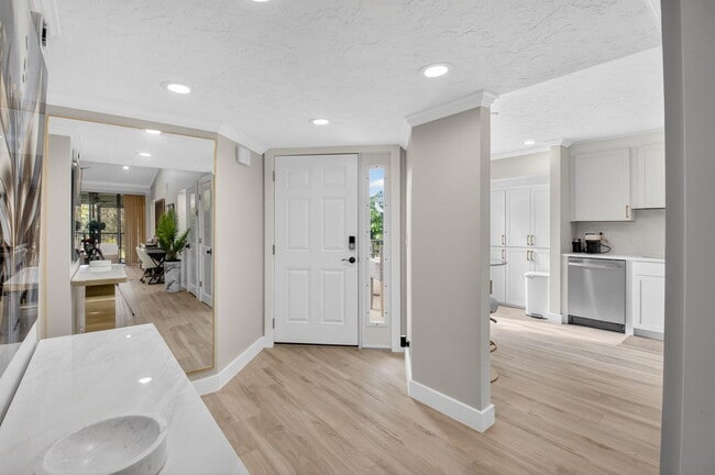 Building Photo - 7455 Glendevon Ln