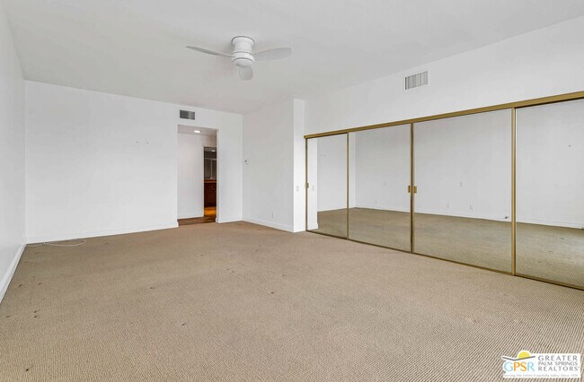 Building Photo - 910 Island Dr