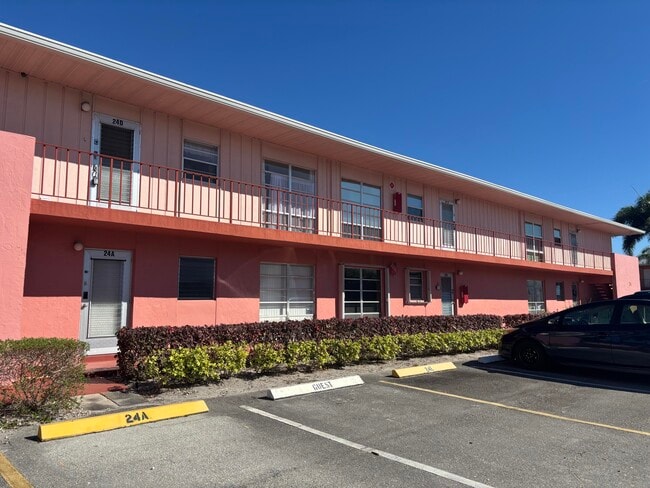 Building Photo - 24 Golfs Edge