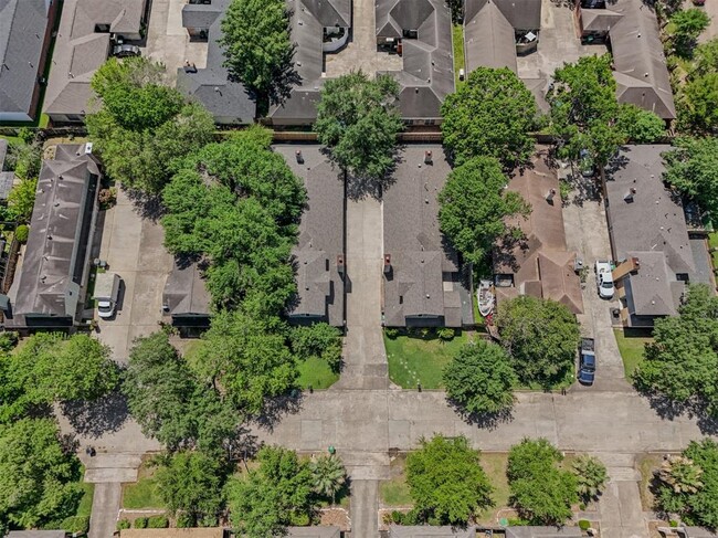 Building Photo - 10831 Sugar Hill Dr