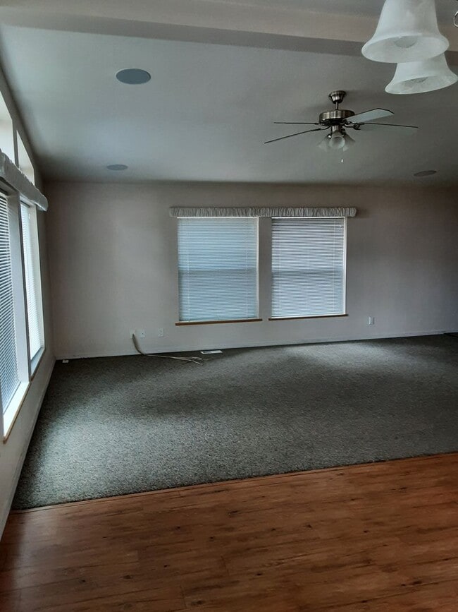 Building Photo - 274 Horseshoe Lake Rd