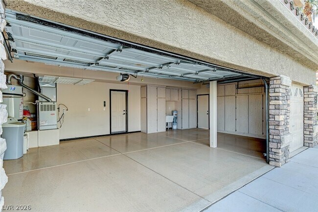 Building Photo - 2312 Silver Bluff Ct