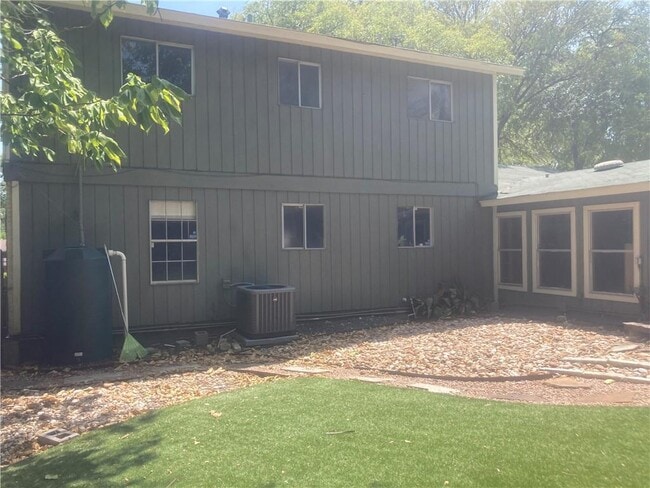 Building Photo - 6614 Bradley Dr