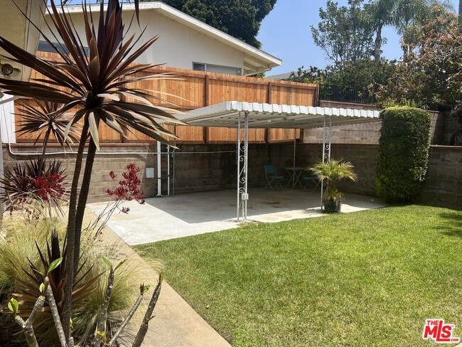 Building Photo - 214 Bellino Dr