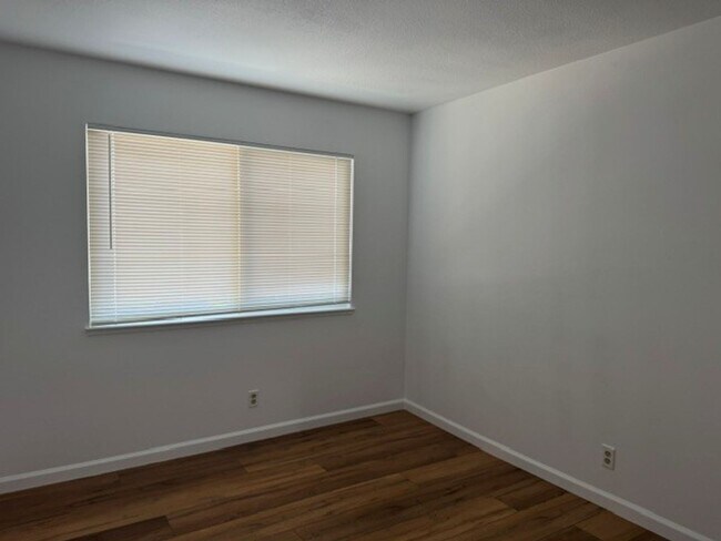 Building Photo - Beautifully Upgraded, 2 Bedroom 1 Bath Condo In a Great Location in South San Jose