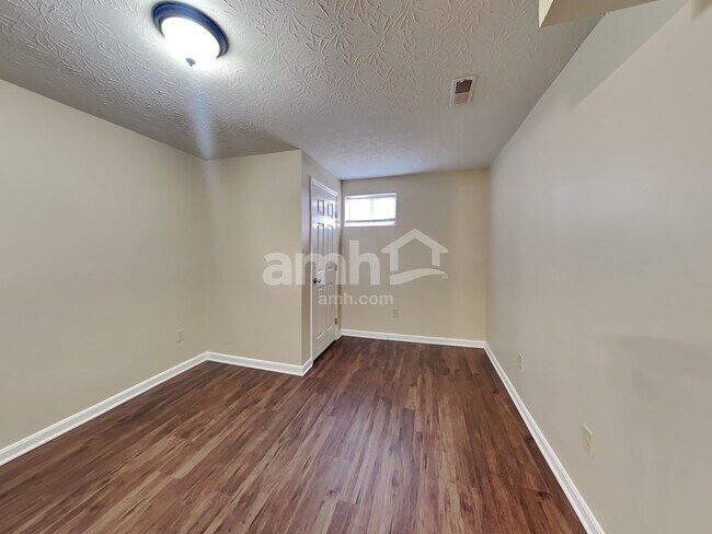 Building Photo - 2807 Presidential Dr