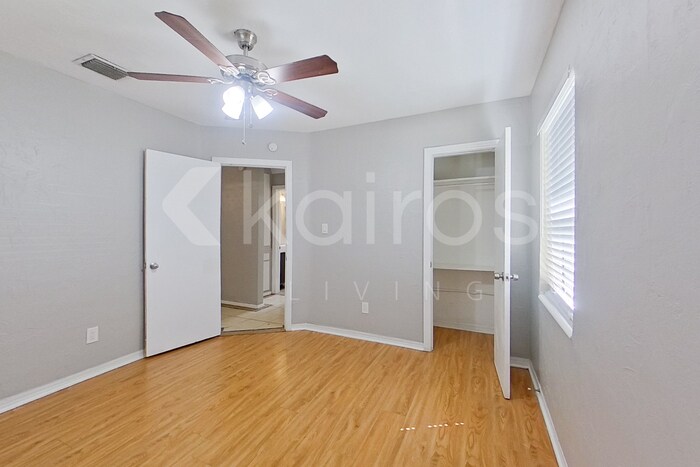 Building Photo - 5140 17th Ave N