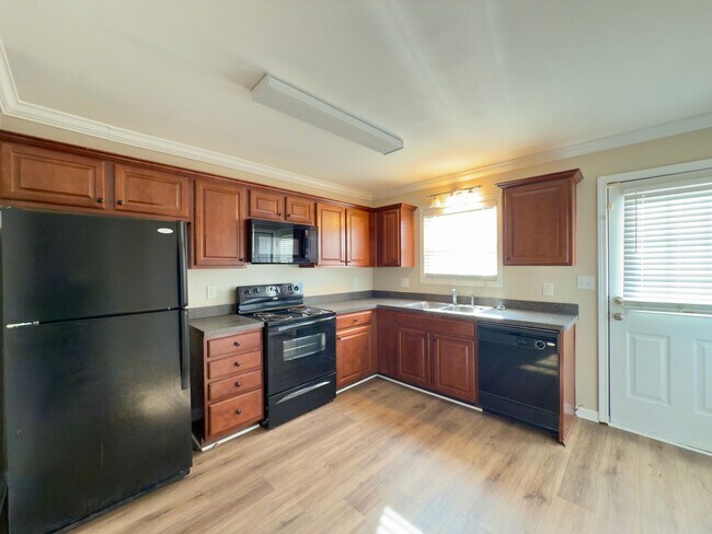 Building Photo - 2 Bedroom/11.5 Bath Dallas Townhome