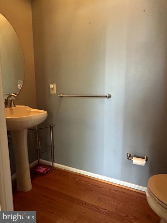 Building Photo - 445 Fort Hill Cir