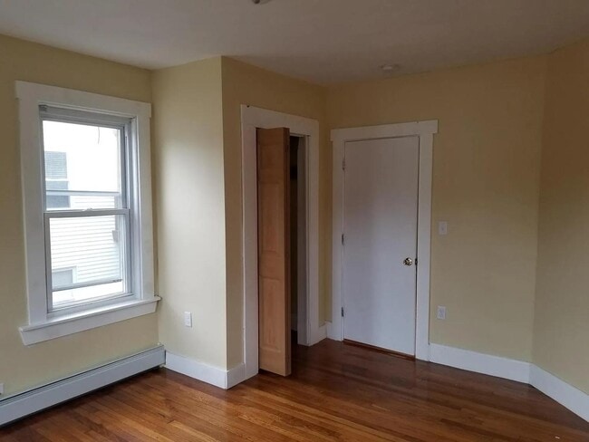 Building Photo - 41 Leavitt St