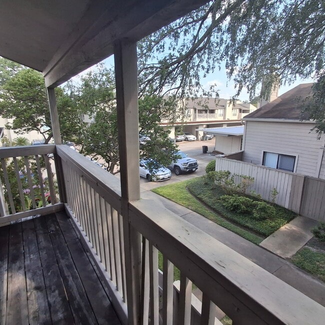 Building Photo - 3523 Tanglewilde St