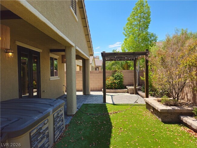 Building Photo - 10070 White Mulberry Dr