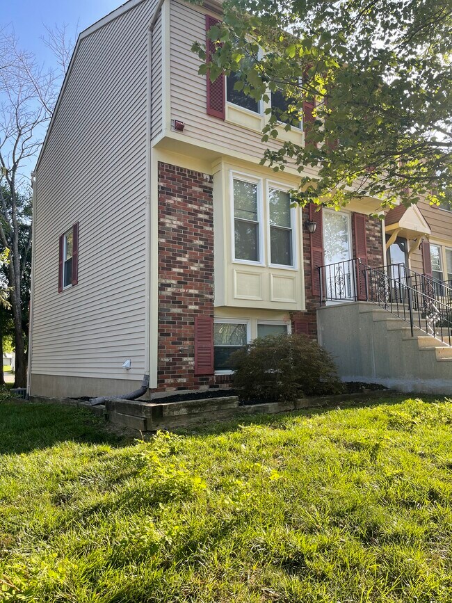 Primary Photo - 19 Abbott Farm Ct