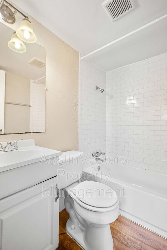 Building Photo - 903 Springdale Rd