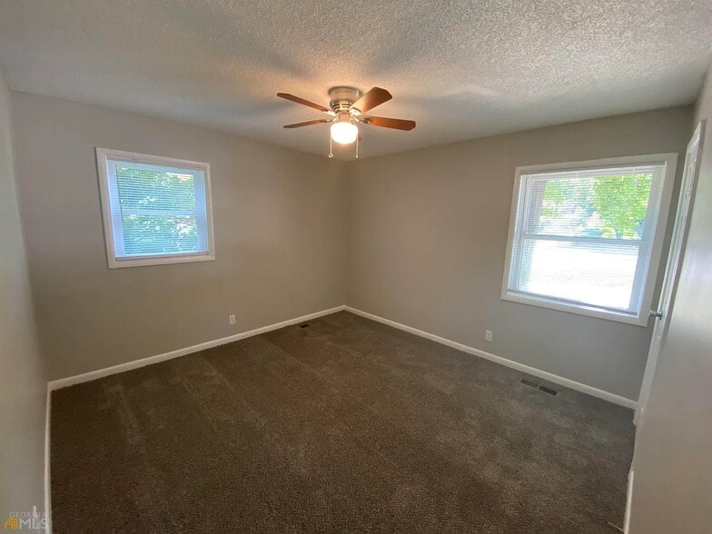 Building Photo - 316 N Pleasant Hill Rd