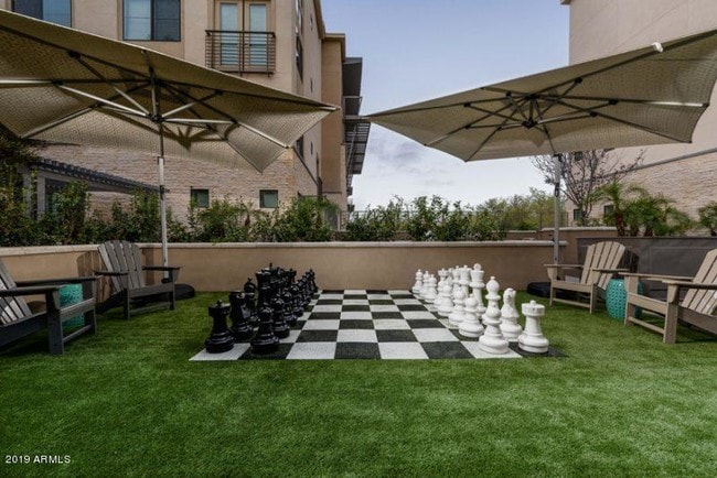 Building Photo - 7100 E Lincoln Dr