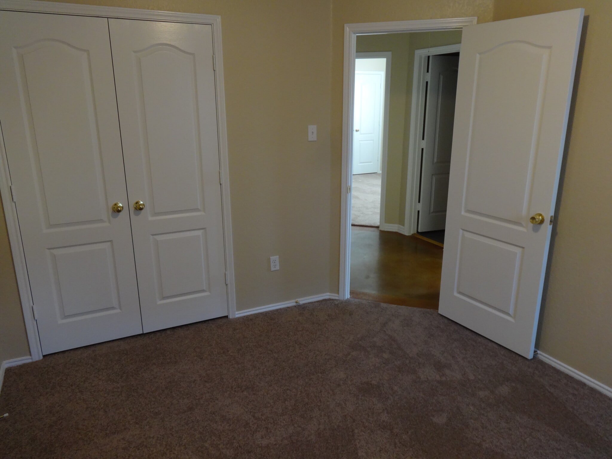Building Photo - 1205 Rio Bravo Dr